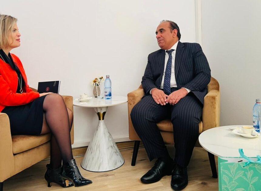 پاکستانی سفیر کی رومانیہ کی وزارتِ خارجہ کی ڈائریکٹر پروٹوکول سے ملاقات